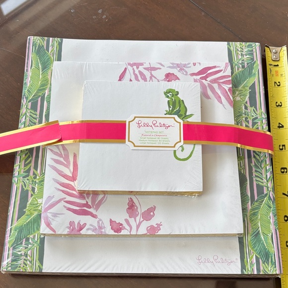 Lilly Pulitzer Pink and Green Leaf Notepad Set of 3 NWT - Picture 5 of 6